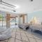 Lighthouse Vaccay - family beach house with pool