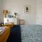 Stylish two bedroom terrace with garden