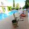Summer Breeze - Cheerful 2 bedroom villa with pool