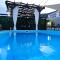Sunny Holiday House with pool - Каштела