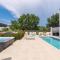 Villa Lucia with Jacuzzi and Private Pool - Kadumi