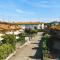 Dullos House