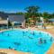 Mobil home confort XL,camping la pommeraie, piscine et océan, concarneau et pont aven