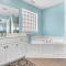 40 East Peach Bound by Oak Island Accommodations - أوك آيلاند