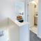 2 bed Escape, Heart of Riccarton w/carpark - 基督城