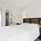 Stunning 2 Bedroom Apartment with Balcony!