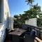 Spacious tropical townhouse 1 king bed - Nightcliff