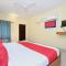 Super Hotel O Rajmahal