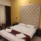 Hotel Deepak Executive, Ganpatipule