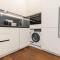 Deluxe Apartment in City Center by LovelyStay