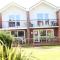 Corton Retreats At Waterside Park