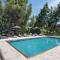 Pefkon Suites