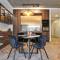 cohost I Nicely Designed NEW Apt w-Garage Parking & Self Check-in - Wilno