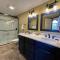 New Property! Updated 3 bed 3 bath condo with mountain ski slope views in Bretton Woods - بريتون وودز