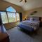 New Property! Updated 3 bed 3 bath condo with mountain ski slope views in Bretton Woods - بريتون وودز