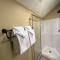 New Property! Updated 3 bed 3 bath condo with mountain ski slope views in Bretton Woods - بريتون وودز