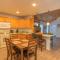Brown Bear Lodge - Cozy mountain home situated within the quiet and ideal Sugarloaf neighborhood
