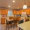 Brown Bear Lodge - Cozy mountain home situated within the quiet and ideal Sugarloaf neighborhood