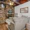 The Vintage Bear Cabin - wonderful, well appointed cabin with a native rock fireplace!