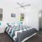 LUXURY TOWNHOUSE! Walking distance to everything!