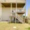 Inviting Atlantic Beach Townhome about half Mi to Ocean
