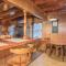 Sauer Suite - Cozy, rustic cabin walking distance to Holloway's Marina with peek-a-boo lake views! - بيغ بير لاكي