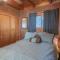 Sauer Suite - Cozy, rustic cabin walking distance to Holloway's Marina with peek-a-boo lake views! - بيغ بير لاكي