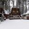 Prescotts Place - Adorable Gambrel Style Cabin close to Bear Mountain! Hot Tub, Board Games!