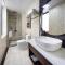 Diamond Luxury Hotel