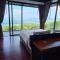 Sis and Sea Villa