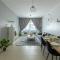 Supurb 2 Bed Room Apt Sea Front (Side View)