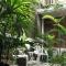 Bed and Breakfast Tomang - Jakarta