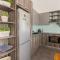 Apartments with WiFi Cres - 20832 - Cres
