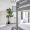 Contemporary City Centre Apartment With Parking