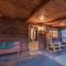 Big Wood Pines - Relaxing home with a large fenced yard for your furry friends to enjoy!