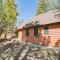 Nanas Cottage Retreat - Mountain retreat on a fenced lot and an original gold mountain fireplace!