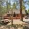 Nanas Cottage Retreat - Mountain retreat on a fenced lot and an original gold mountain fireplace!
