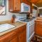 Cedar Pines - Mountain home in a tree filled neighborhood with WIFI