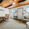 Lazy Bear Cabin -Beautiful mountaineer style cabin with wood ceilings and beamed accents