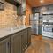 Louie Bear - Perfect cabin for families! It comes with a hot tub!