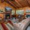 Little Big Pine - Perfect, stylish cabin near the lake with a great deck