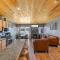 Lakefront Oasis - Adorable lakefront cabin with a private beach! - بيغ بير لاكي