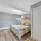 Lakefront Oasis - Adorable lakefront cabin with a private beach! - بيغ بير لاكي