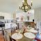 Inviting Granbury Home with Fire Pit 3 Mi to Lake!