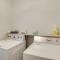 Inviting Granbury Home with Fire Pit 3 Mi to Lake!