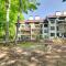 1 Mi to Big Boulder Lakefront Unit with Pool Access