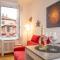PortaTorre Suite, a Charming apartment in the Heart of Como, Free Private Parking, Air Conditioning & More! - Комо