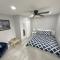 Cottage in Heart of Colonial Beach, 7 Mins Walk to the Beach - Colonial Beach