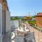 Awesome Apartment In Izola With Wifi - 伊佐拉