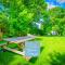Premier Waterfront Cottage 1